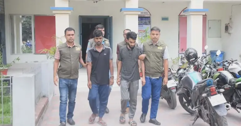 গ্রেপ্তারকৃতদের মধ্যে দু’জন